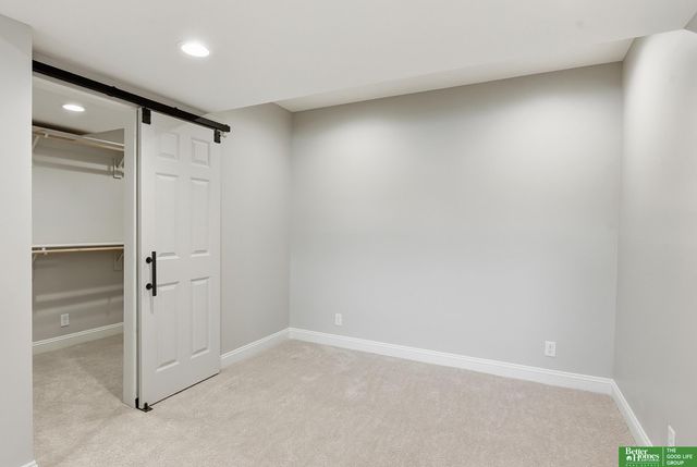 12706 Cottonwood Lane, Springfield, NE 68059