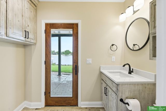 12706 Cottonwood Lane, Springfield, NE 68059