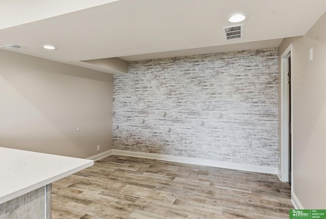 12706 Cottonwood Lane, Springfield, NE 68059