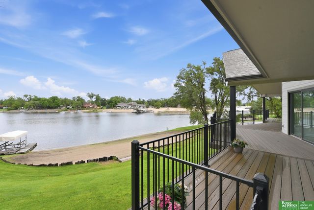 12706 Cottonwood Lane, Springfield, NE 68059