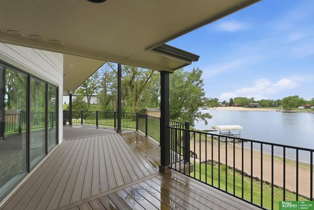 12706 Cottonwood Lane, Springfield, NE 68059