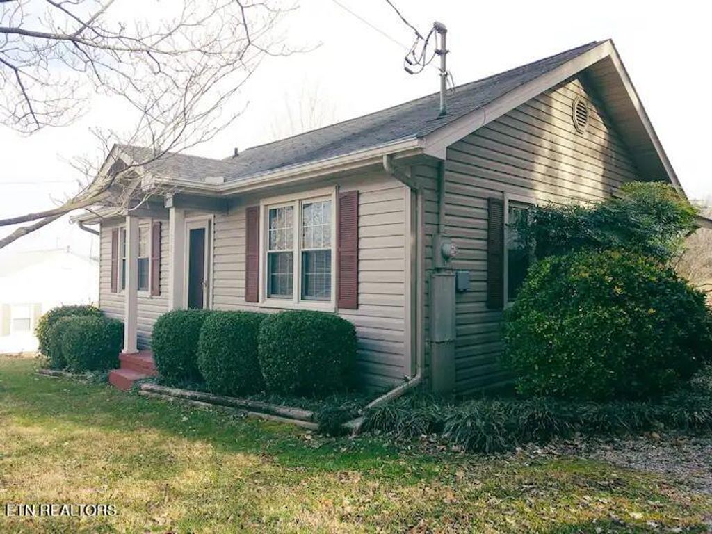 171 W Meeting St, Dandridge, TN 37725