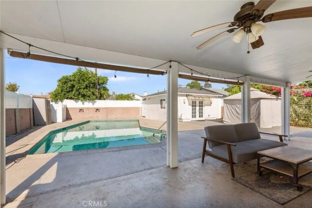 8827 Sylmar Avenue, Panorama City, CA 91402