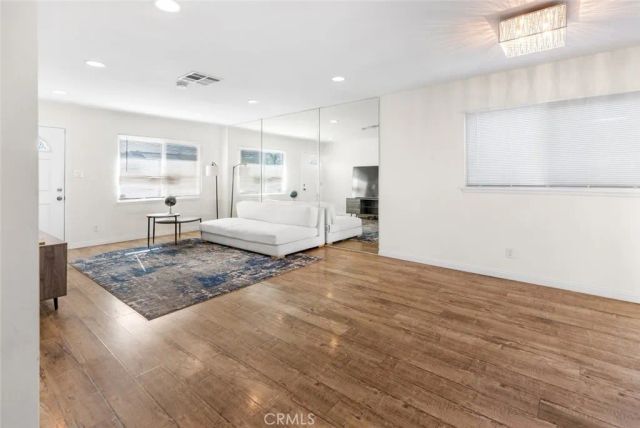 8827 Sylmar Avenue, Panorama City, CA 91402