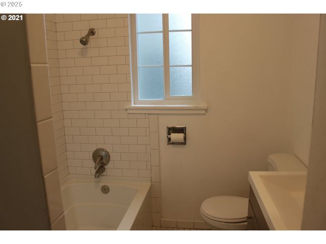 3921 Se BOISE St, Portland, OR 97202