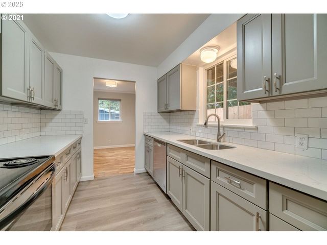 3921 Se BOISE St, Portland, OR 97202