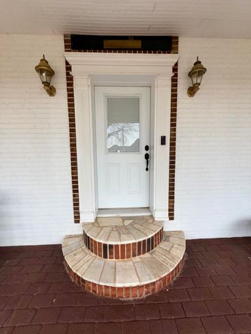 2202 S Farm Road 107, Springfield, MO 65802