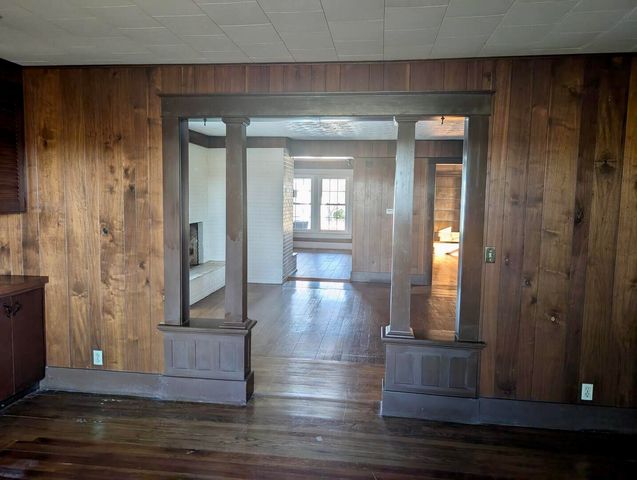 2202 S Farm Road 107, Springfield, MO 65802