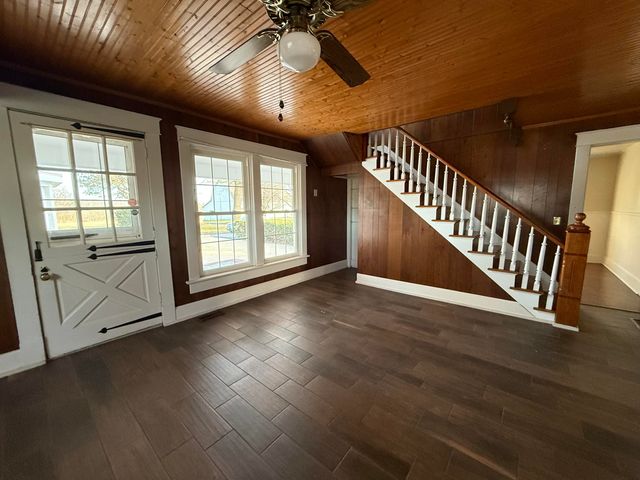 2202 S Farm Road 107, Springfield, MO 65802