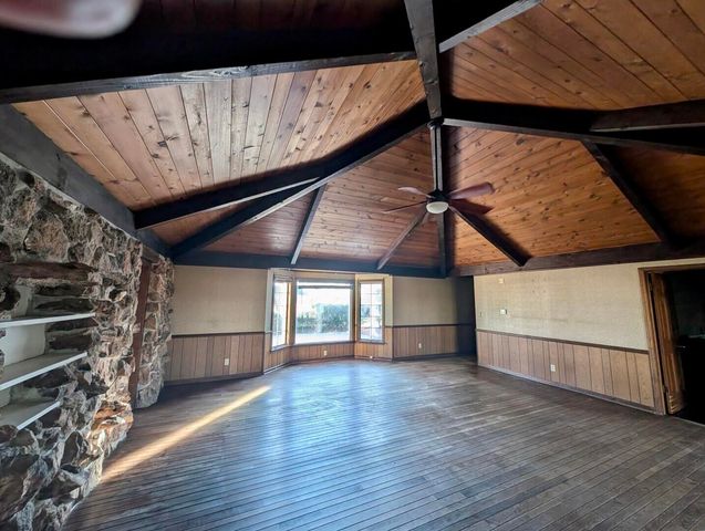 2202 S Farm Road 107, Springfield, MO 65802