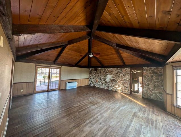 2202 S Farm Road 107, Springfield, MO 65802