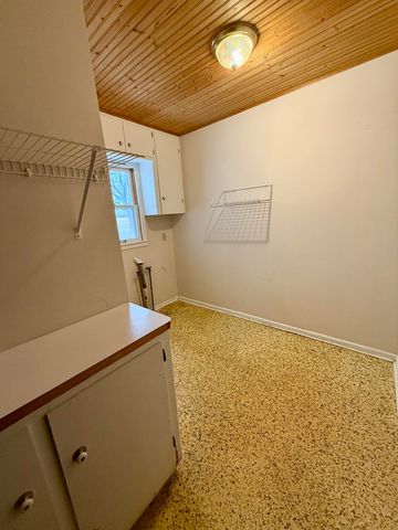 2202 S Farm Road 107, Springfield, MO 65802