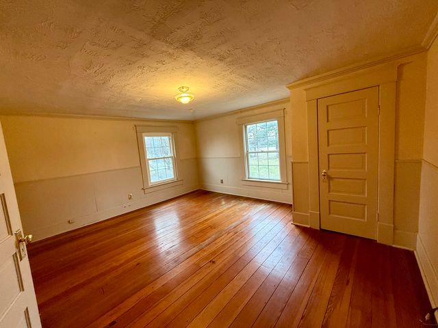 2202 S Farm Road 107, Springfield, MO 65802