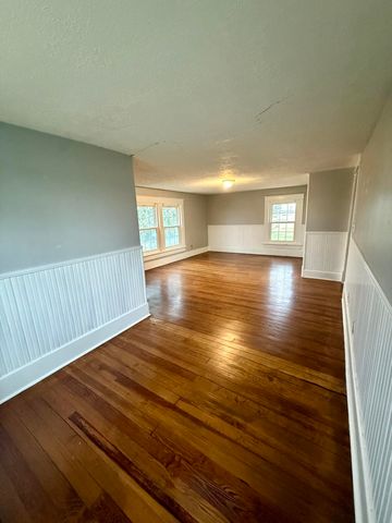 2202 S Farm Road 107, Springfield, MO 65802