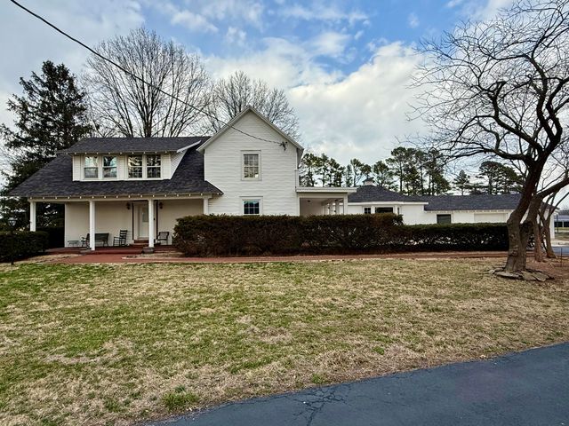 2202 S Farm Road 107, Springfield, MO 65802