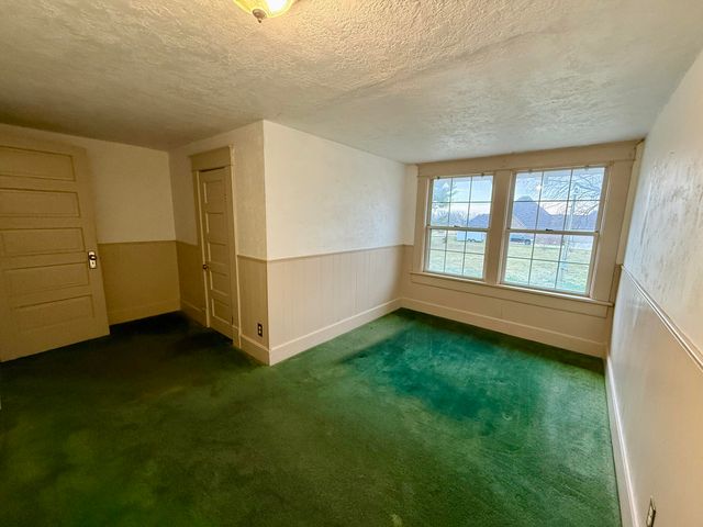 2202 S Farm Road 107, Springfield, MO 65802