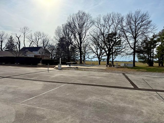 2202 S Farm Road 107, Springfield, MO 65802