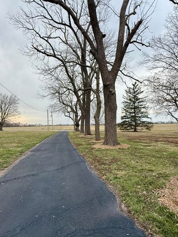 2202 S Farm Road 107, Springfield, MO 65802