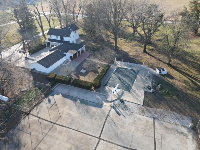 2202 S Farm Road 107, Springfield, MO 65802