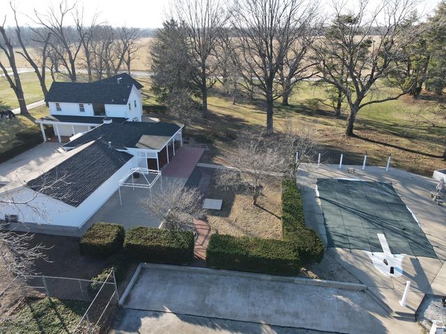 2202 S Farm Road 107, Springfield, MO 65802