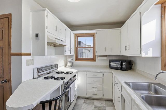 603 E GOODALL STREET, Appleton, WI 54915