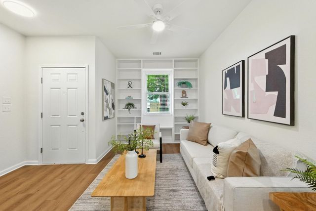 5913 Red Bud Ridge LN, Austin, TX 78744