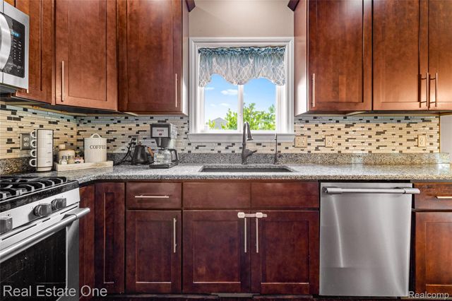 428 Pheasant Ridge Court, Brandon Charter Township, MI 48462
