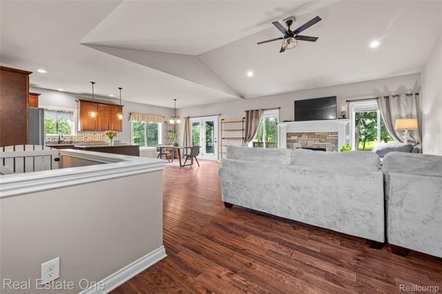 428 Pheasant Ridge Court, Brandon Charter Township, MI 48462