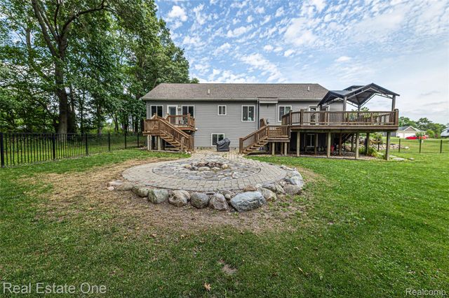 428 Pheasant Ridge Court, Brandon Charter Township, MI 48462