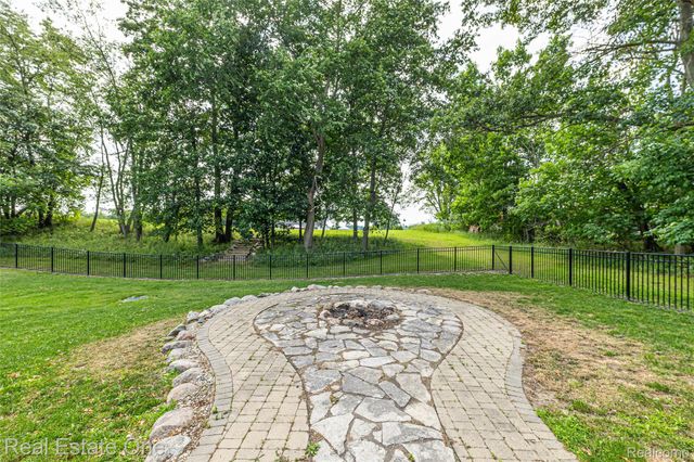 428 Pheasant Ridge Court, Brandon Charter Township, MI 48462