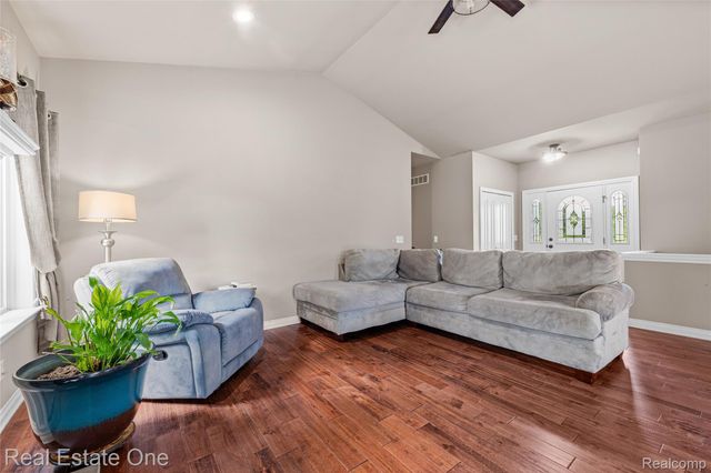 428 Pheasant Ridge Court, Brandon Charter Township, MI 48462