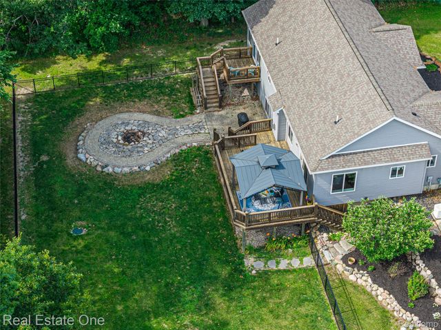 428 Pheasant Ridge Court, Brandon Charter Township, MI 48462