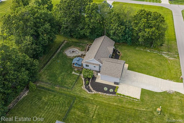 428 Pheasant Ridge Court, Brandon Charter Township, MI 48462