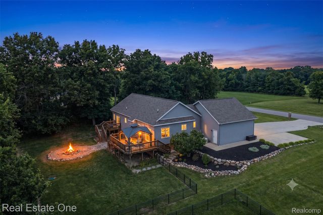 428 Pheasant Ridge Court, Brandon Charter Township, MI 48462