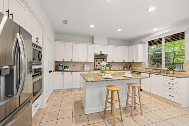 10 Pine Island Place, The Woodlands, TX 77382