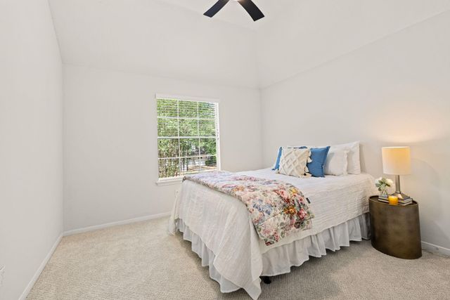 10 Pine Island Place, The Woodlands, TX 77382