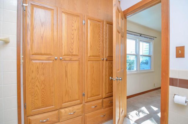 1253 ELM STREET, Green Bay, WI 54302