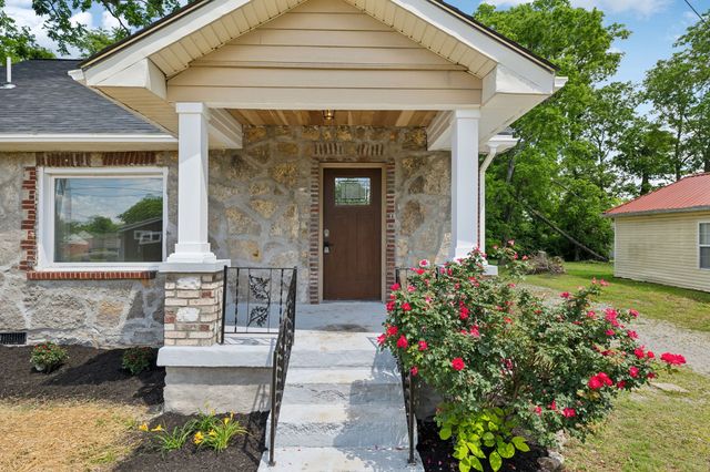 217 McGregor St, Lebanon, TN 37087