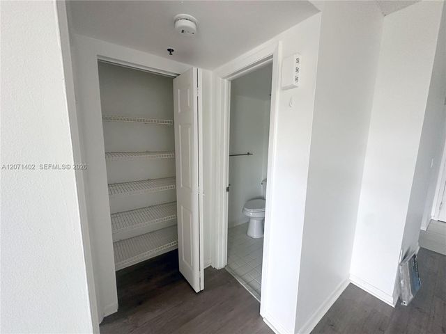 919 Hillcrest Drive 407, Hollywood, FL 33021