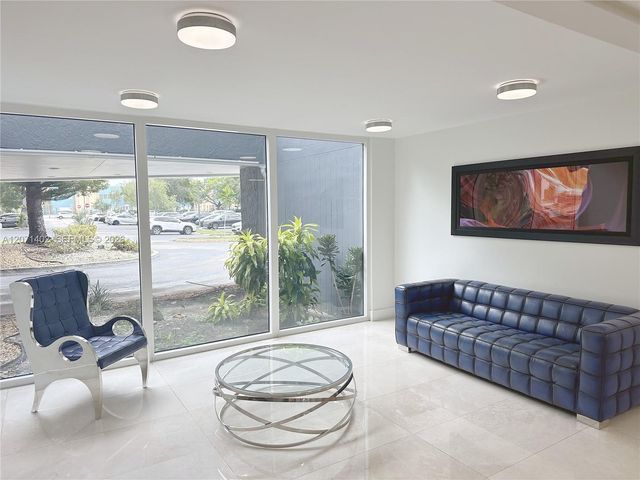 919 Hillcrest Drive 407, Hollywood, FL 33021