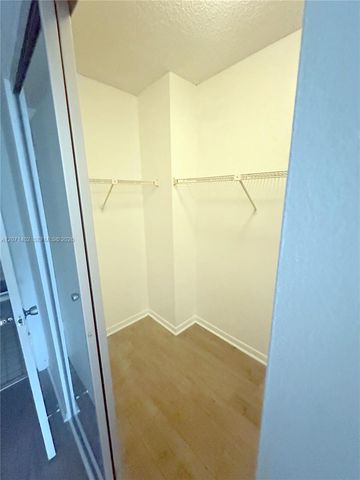 919 Hillcrest Drive 407, Hollywood, FL 33021