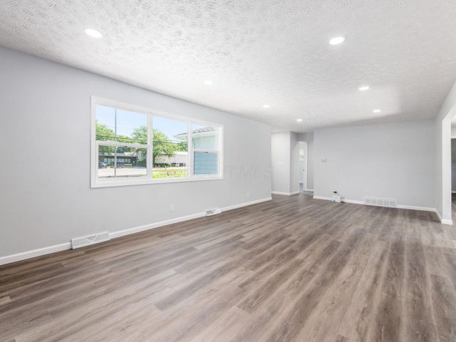 1585 N Wilson Road, Columbus, OH 43204