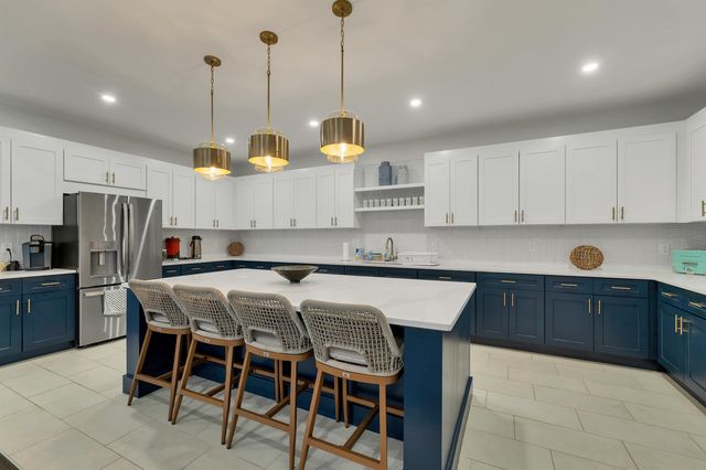 608 Canterbury Drive, Exeter, NH 03833