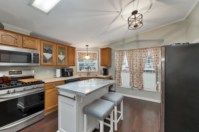 608 Canterbury Drive, Exeter, NH 03833