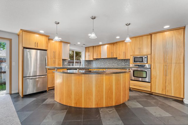 3452 Lazy Lane, White City, OR 97503