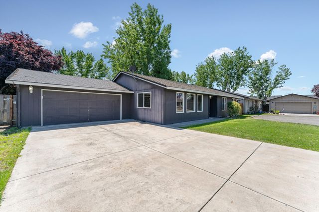 3452 Lazy Lane, White City, OR 97503
