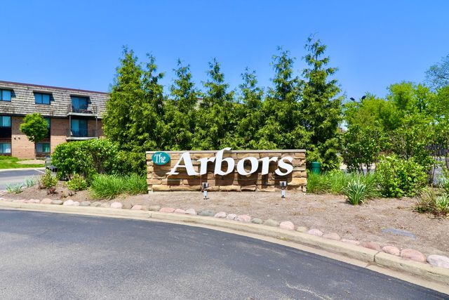 12 Oak Creek Drive 1213, Buffalo Grove, IL 60089