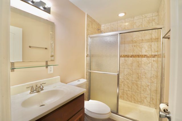 12 Oak Creek Drive 1213, Buffalo Grove, IL 60089