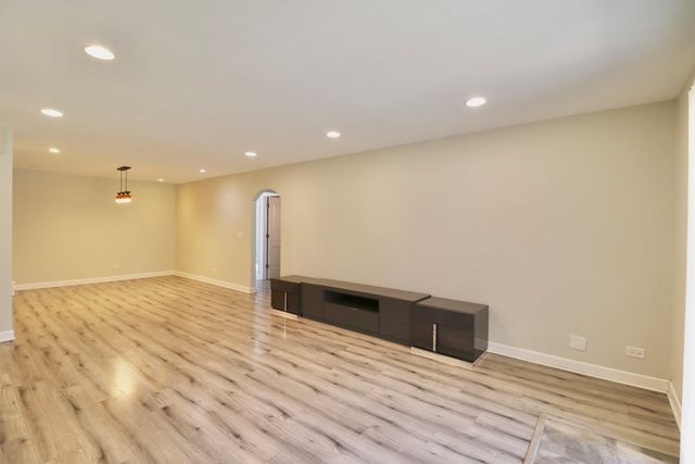 12 Oak Creek Drive 1213, Buffalo Grove, IL 60089