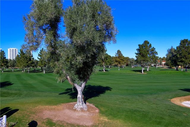 3077 Pinehurst Drive B, Las Vegas, NV 89109